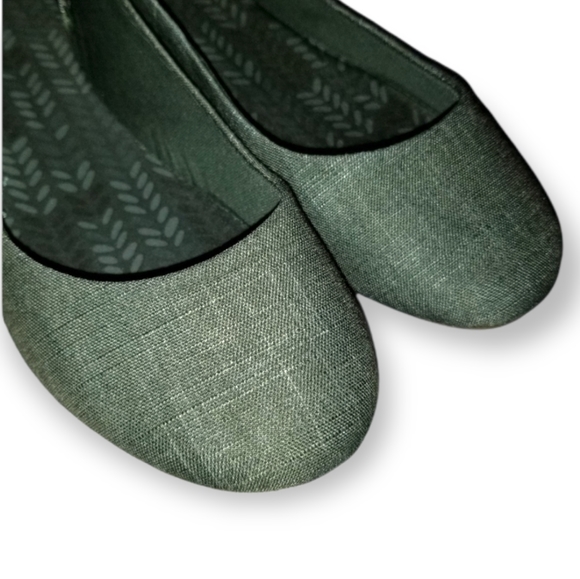 Women's Classic Flats - Picture 5 of 7